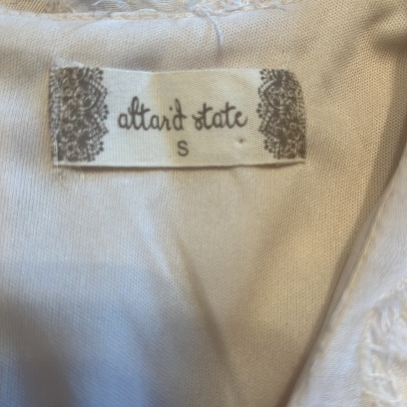 Altar’d State Mini Dress V-Neck, Ruffled cap sleeves 3D effect Women’s Size S - Picture 7 of 9